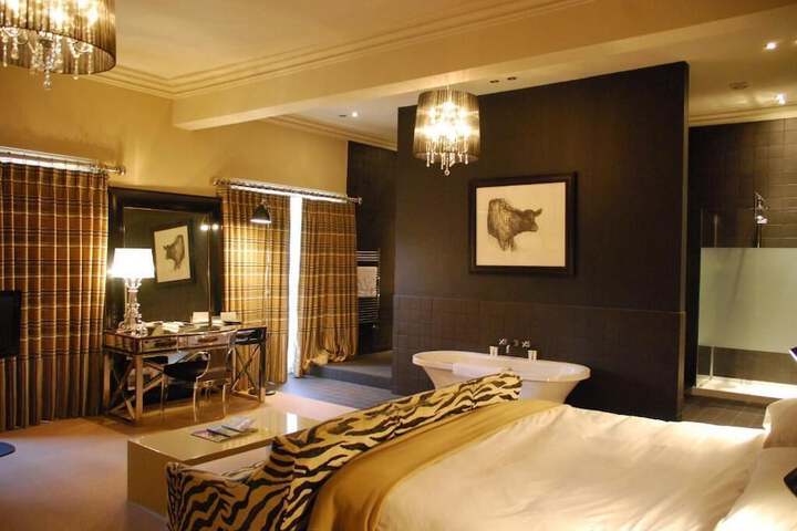 Room 27 of 51