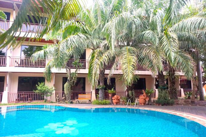 Hotel with Pool