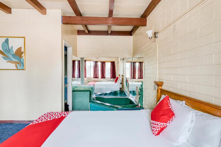 1 King Bed (17 of 19)