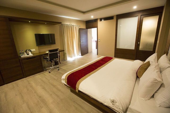 Room 6 of 45