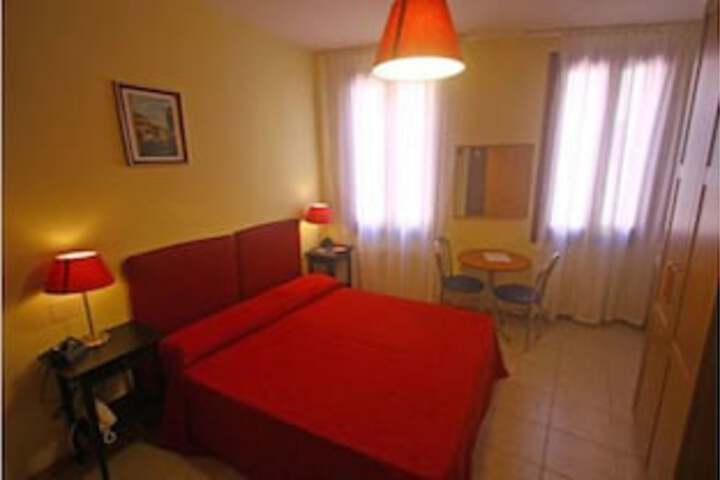 Room 8 of 17