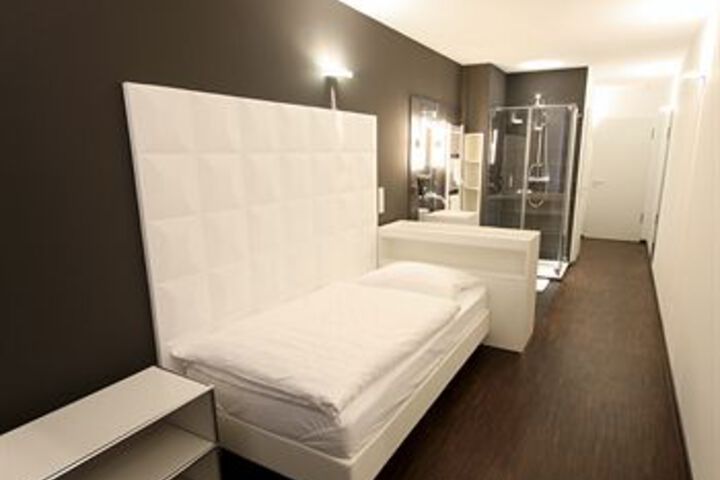Room 14 of 21