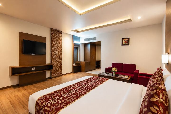 Room 9 of 31