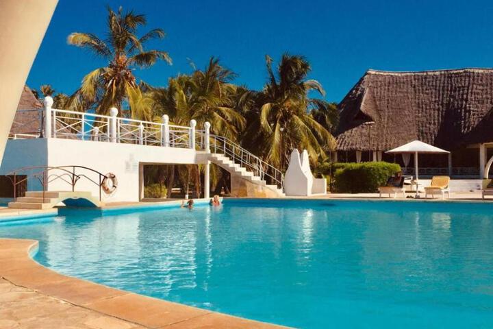 Karibuni Villas