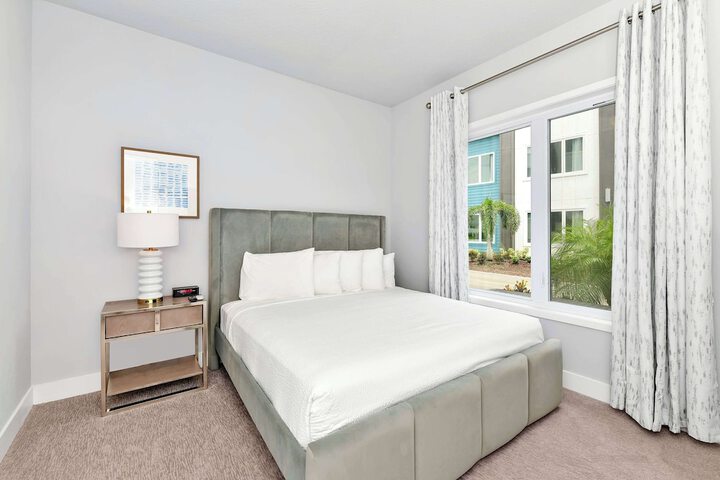 Room 42 of 216