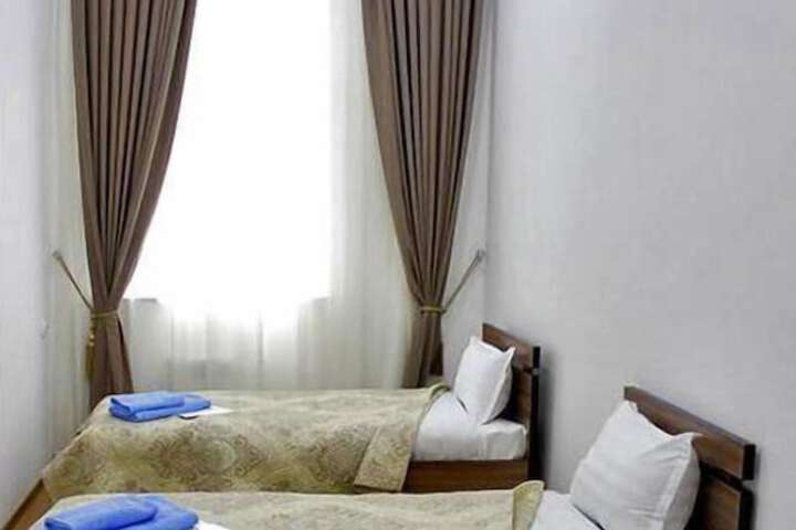 Room 12 of 23