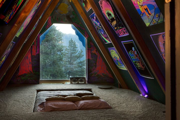 Room 11 of 77