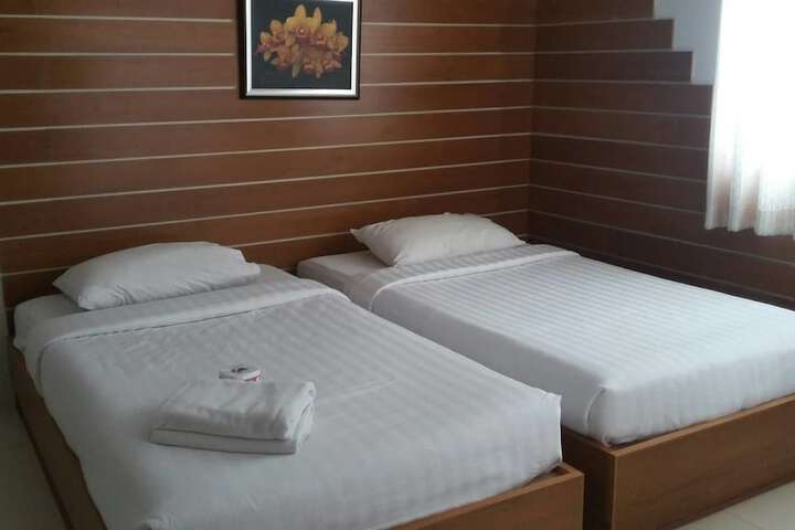 Room 17 of 35