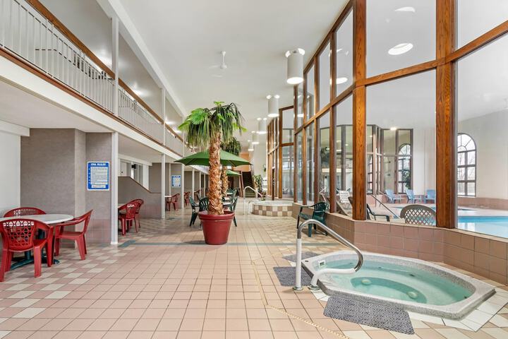 Pool 40 of 60