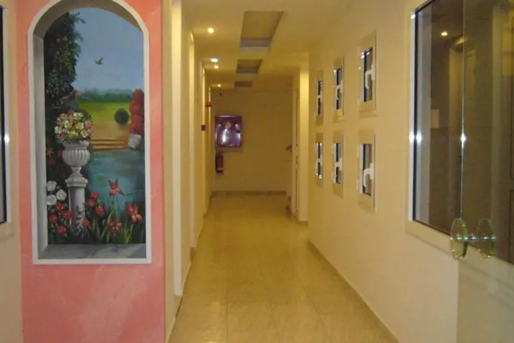 Room 2 of 6