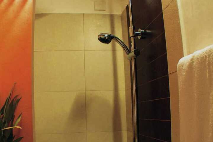 Room 26 of 65