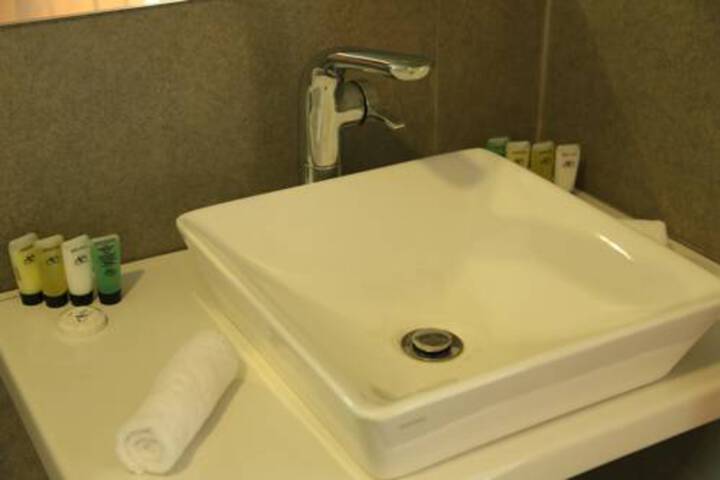 Grand Arena Hotel