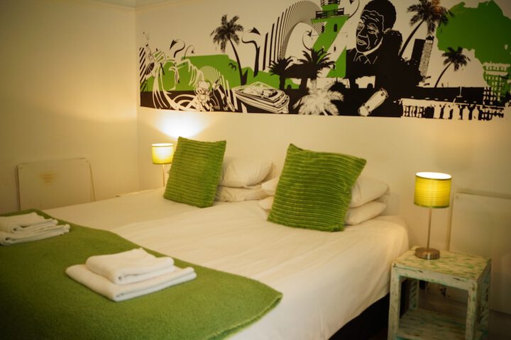 Room 28 of 113