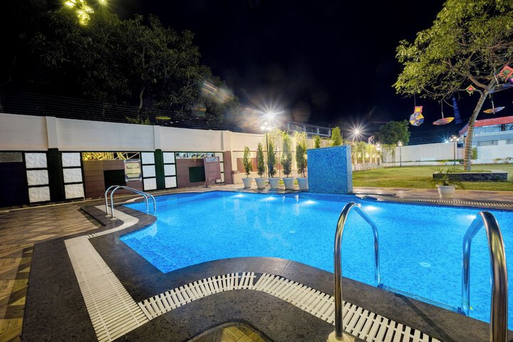 Pool 85 of 123