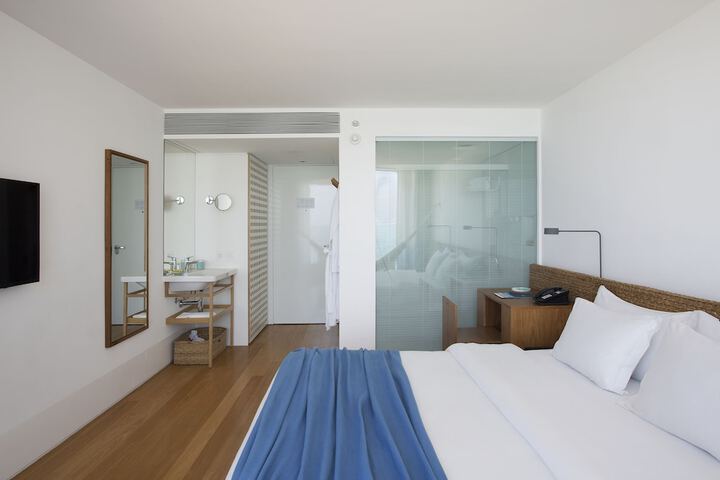 Room 28 of 70