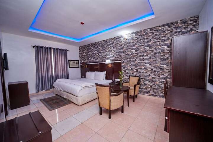 Room 30 of 51