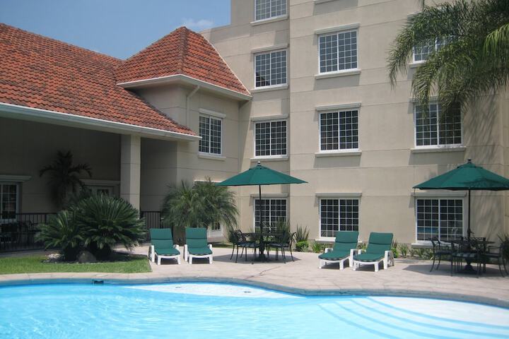 Hotel Pool