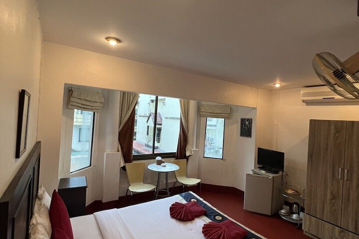 Room 7 of 62