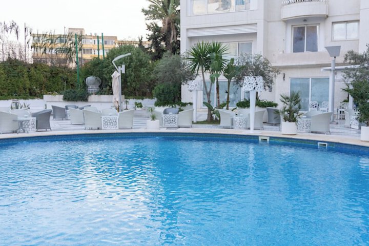 Hotel with Pool