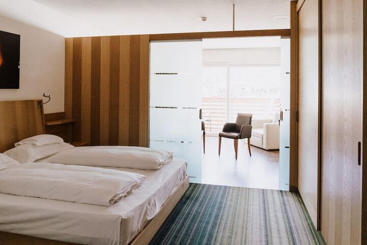 Room 17 of 199