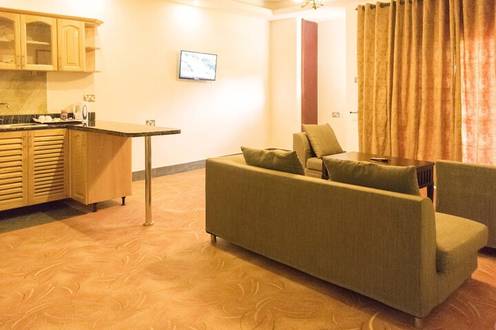 Room 17 of 114