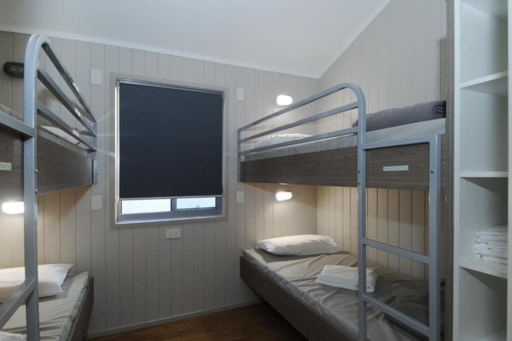 Room 19 of 204