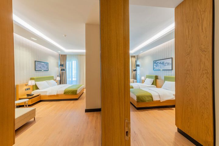 Room 8 of 37
