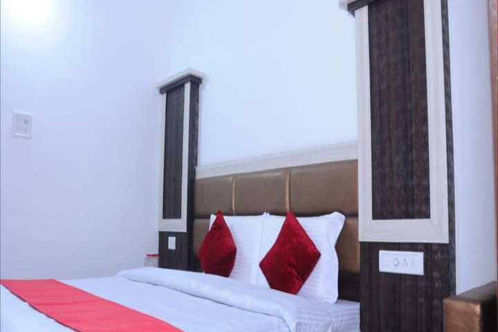 Room 19 of 28