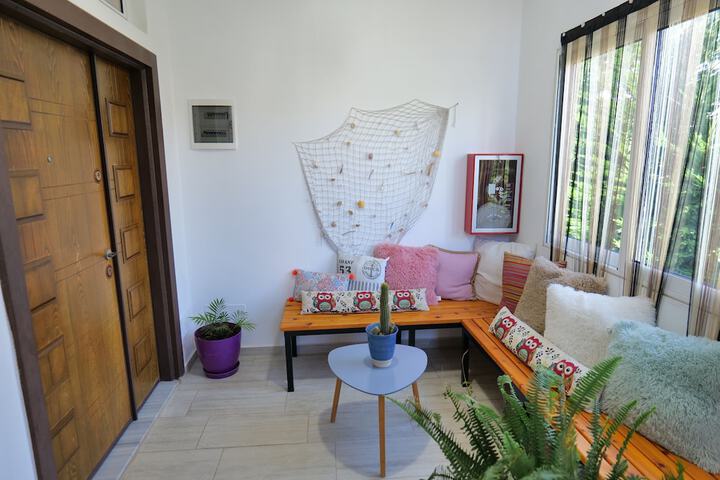 Room 5 of 28
