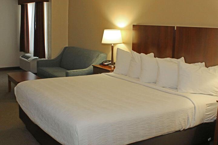 1 King Bed (1 of 12)