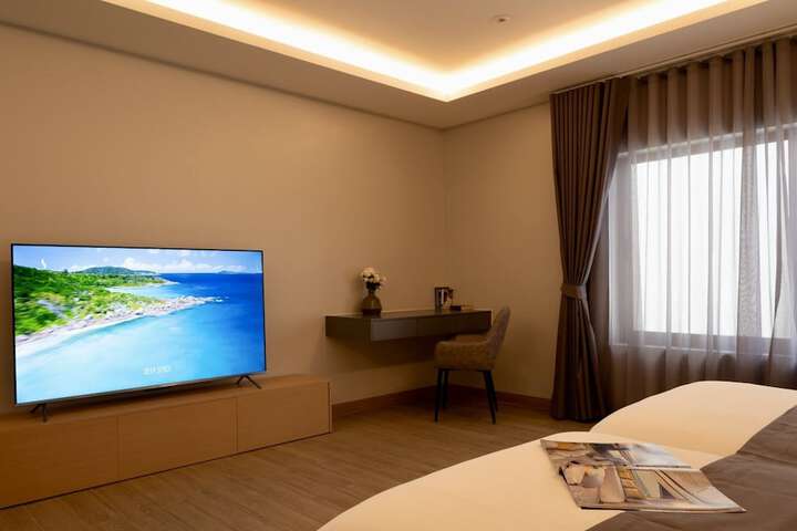 Room 48 of 211