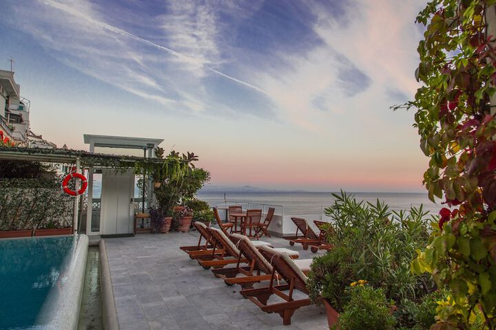 Sundeck 158 of 164