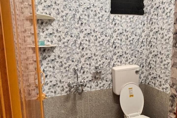 Room 17 of 22