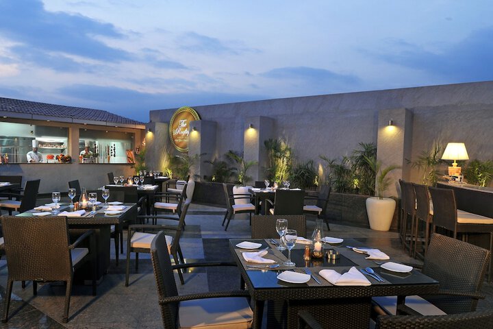 Dining 46 of 46