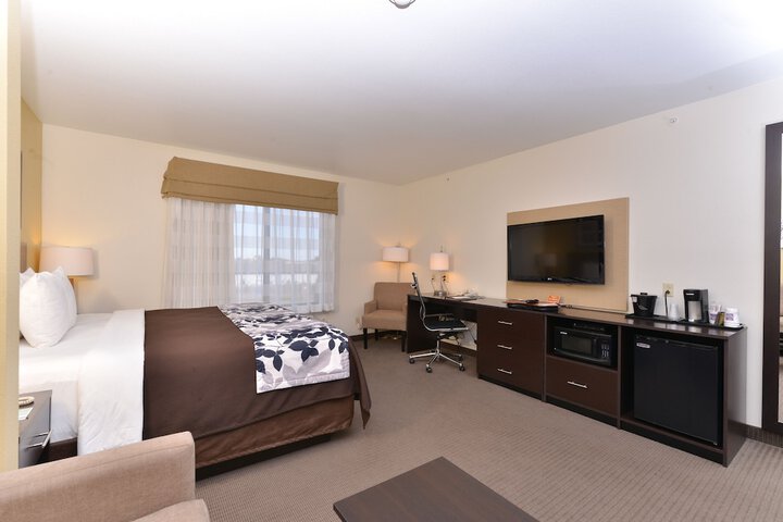 Room 4 of 36
