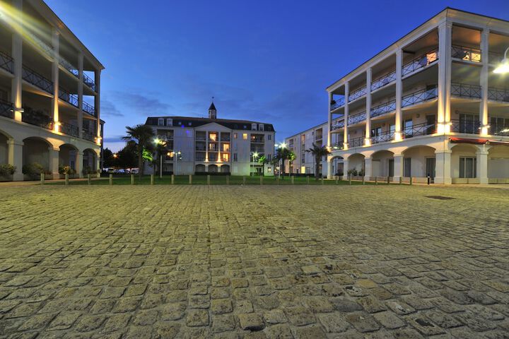 Hotel Exterior 48 of 59