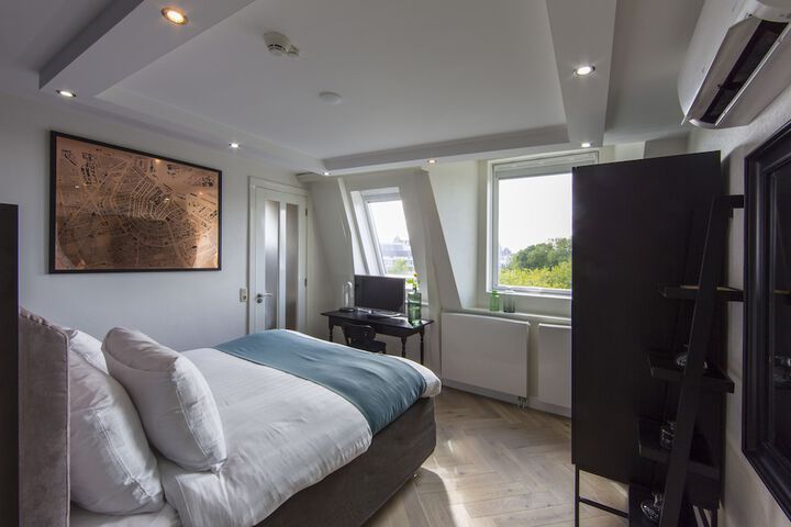 Room 9 of 40
