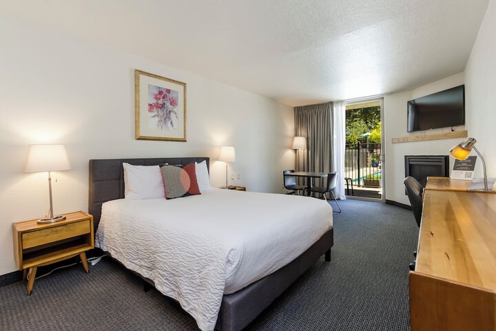 Room 22 of 104