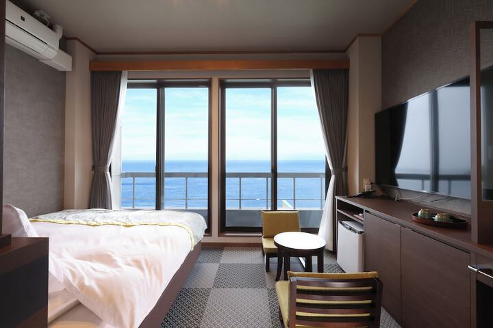 Room 9 of 95