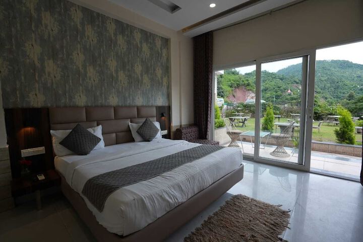 Room 12 of 29