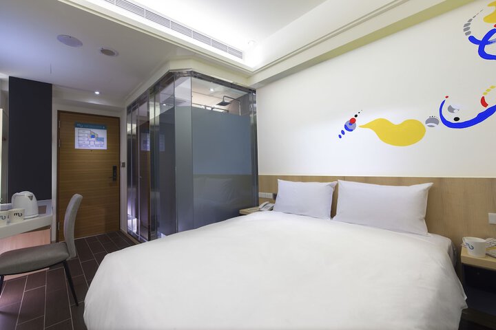 Room 10 of 40