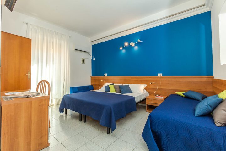 Room 53 of 90
