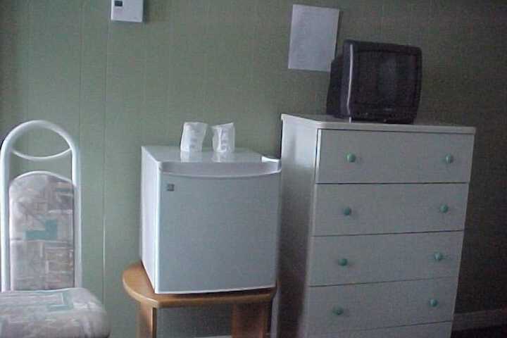 Room 25 of 38