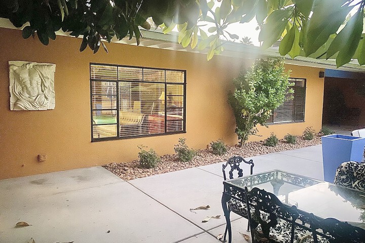 Vista Grande Resort - A Gay Men's Resort in Palm Springs, CA