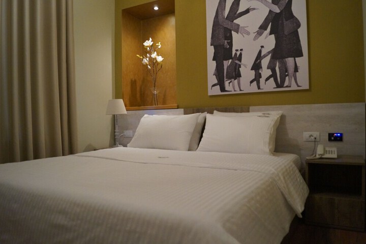 Room 9 of 50