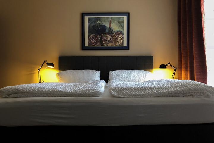 Room 4 of 55
