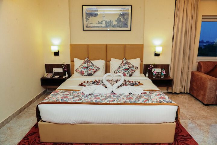 Room 14 of 33