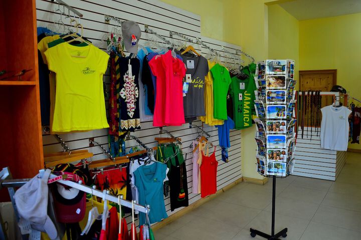 Gift Shop 25 of 52