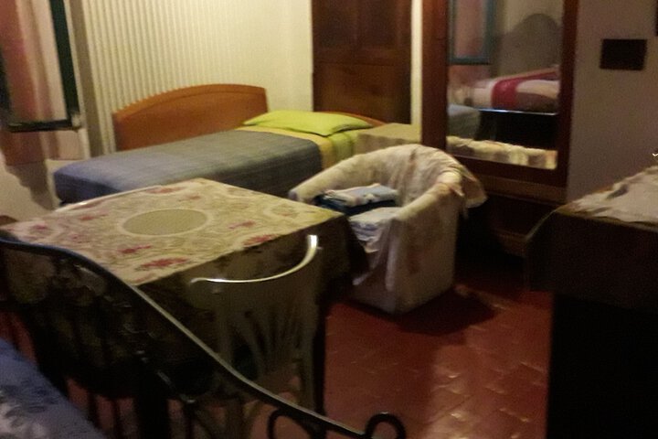 Room 5 of 15