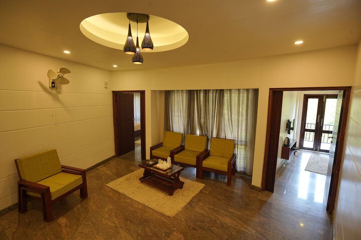 Room 13 of 48